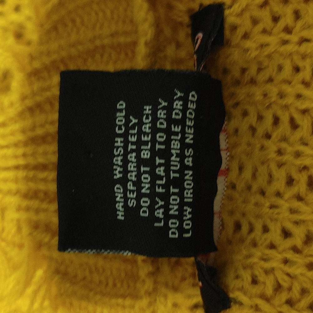 😎 Trendy Threads Sweater - Picture 10 of 12